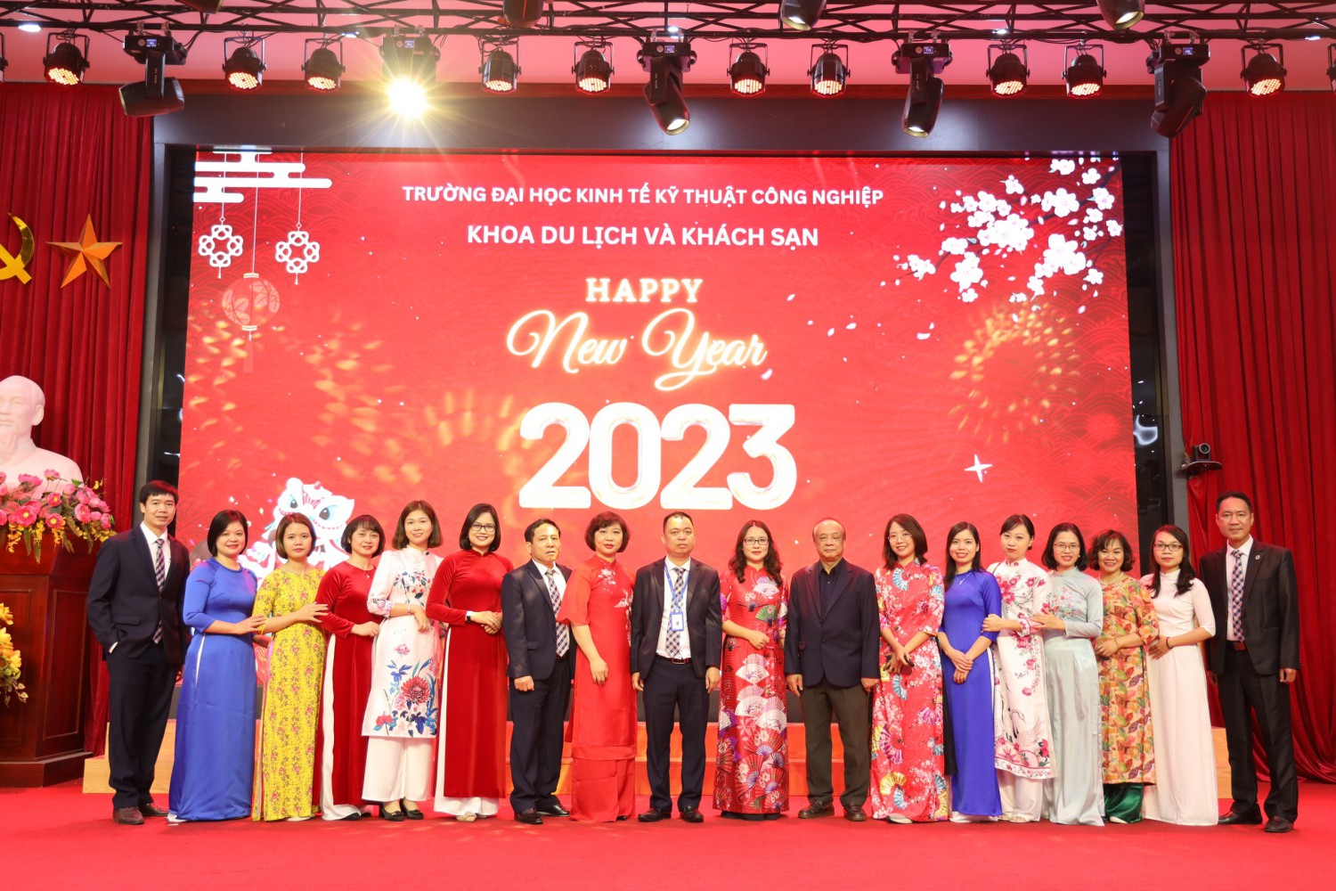 gặp mặt Tết 2023 5