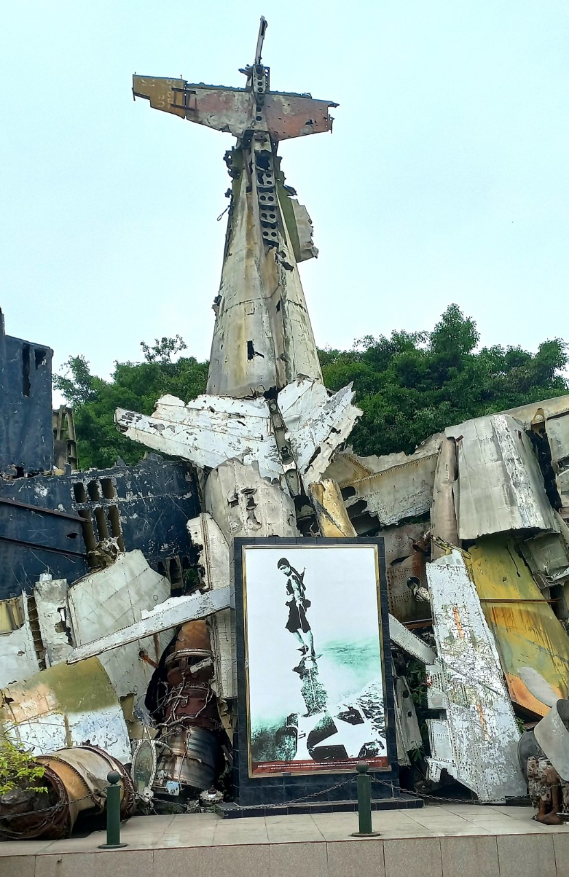 Khu trưng bày ngoài trời bảo tàng lịch sử quân sự Việt Nam