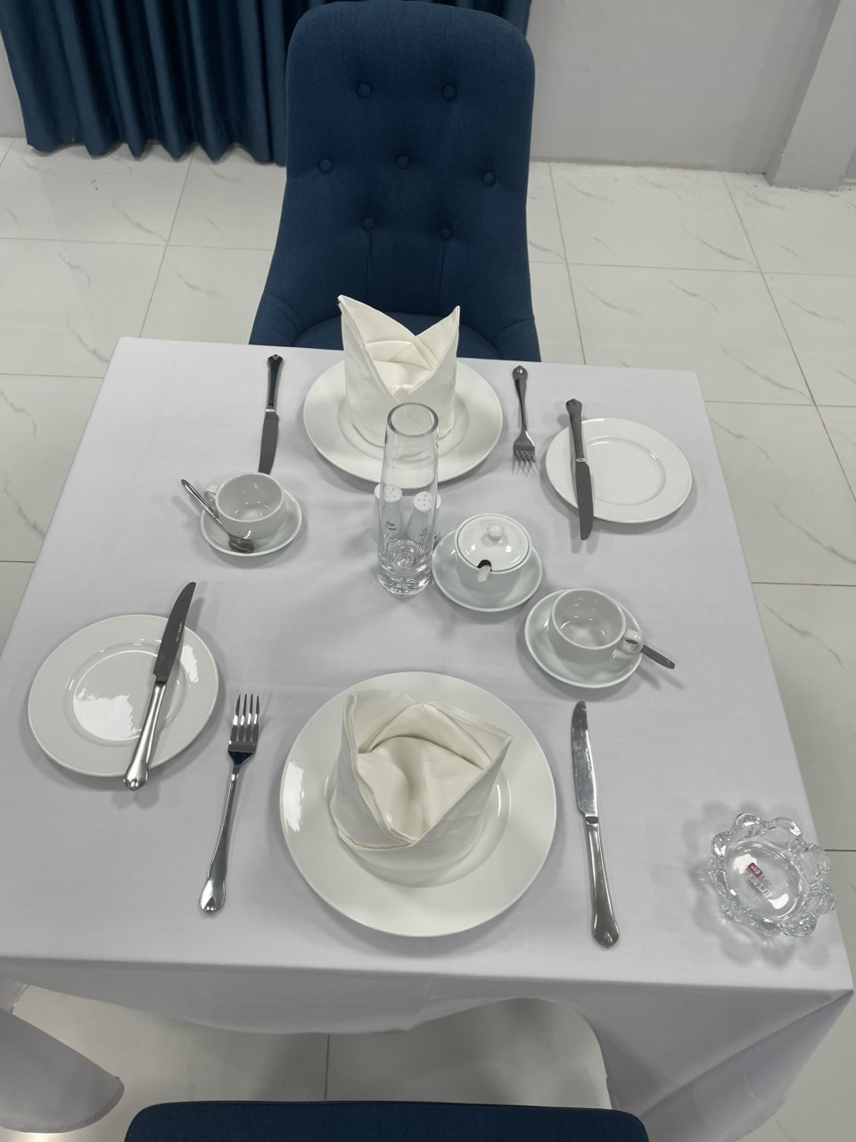 Đặt bàn ăn sáng kiểu Nga, Pháp