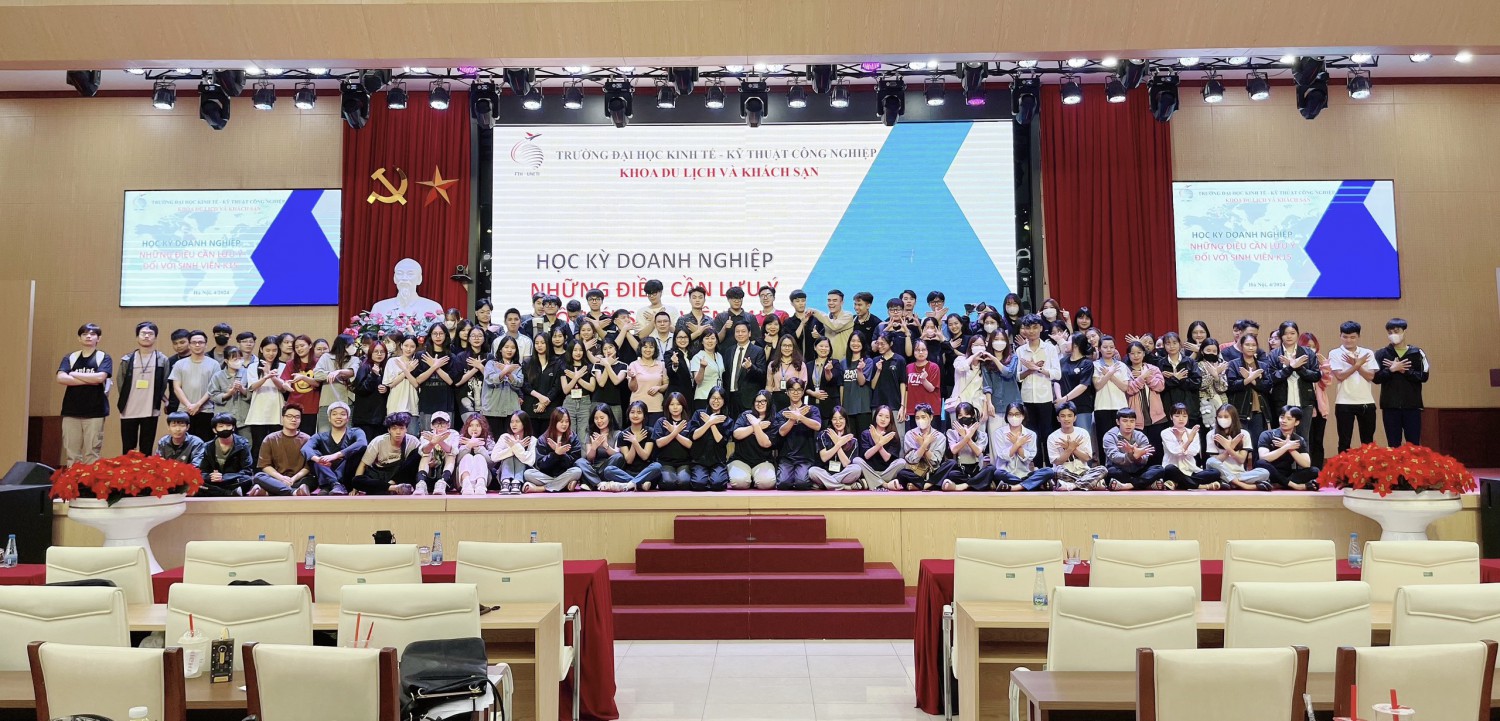 Trao đổi học kỳ doanh nghiệp với Flamingo Cát Bà